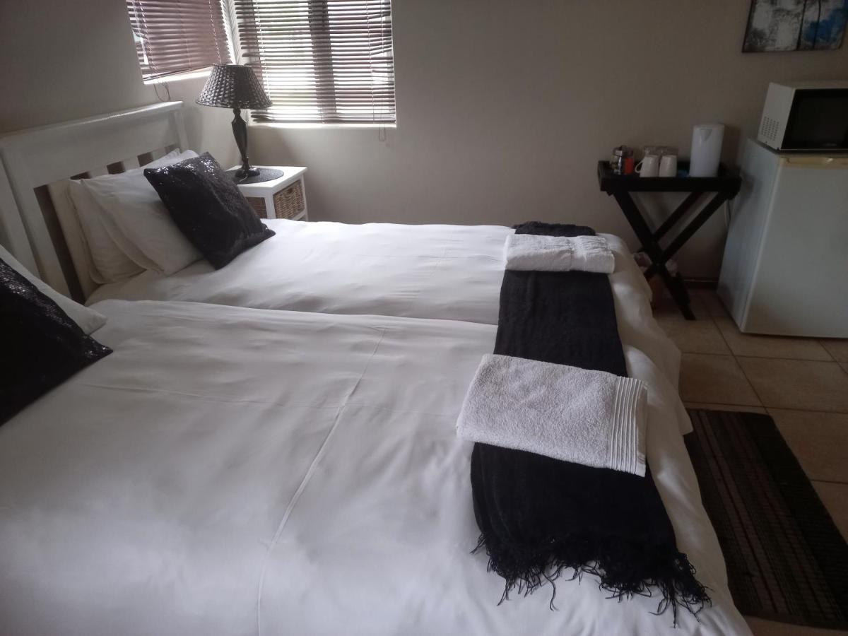 Madiolyn Apartment Джефрис Бей Екстериор снимка
