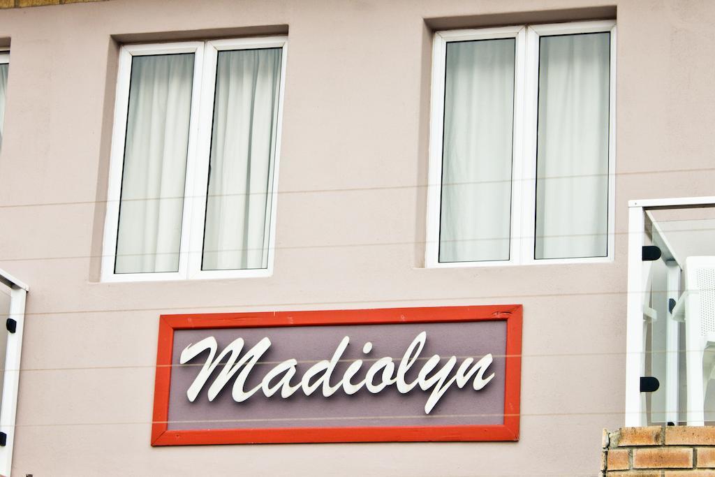 Madiolyn Apartment Джефрис Бей Екстериор снимка