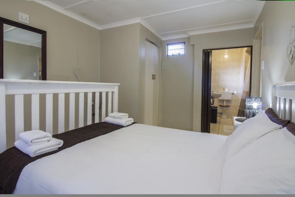 Madiolyn Apartment Джефрис Бей Екстериор снимка