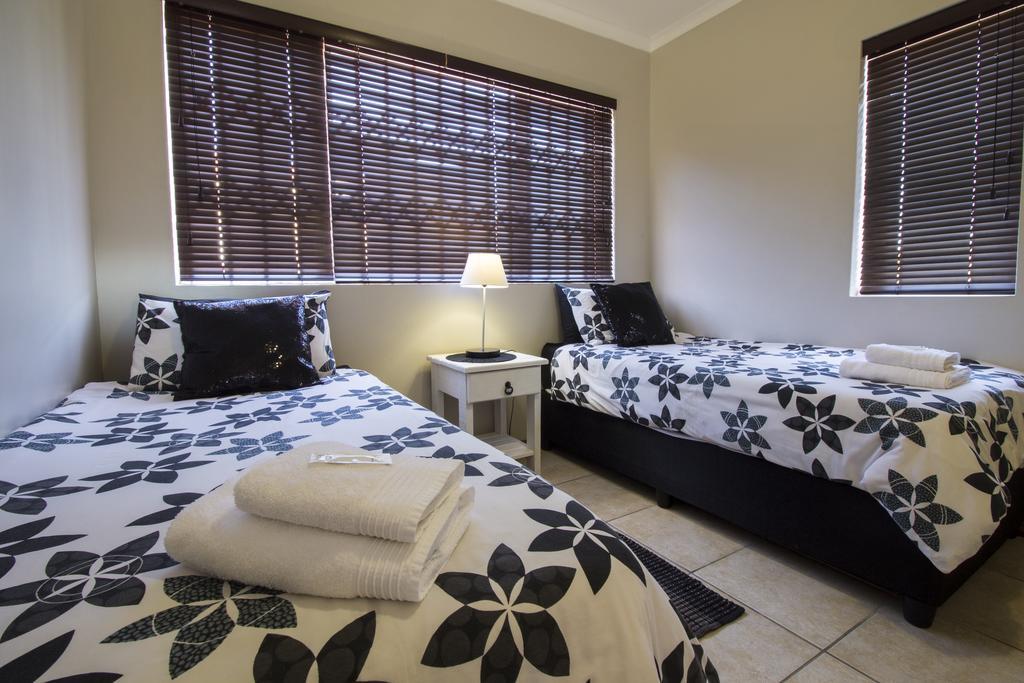 Madiolyn Apartment Джефрис Бей Екстериор снимка