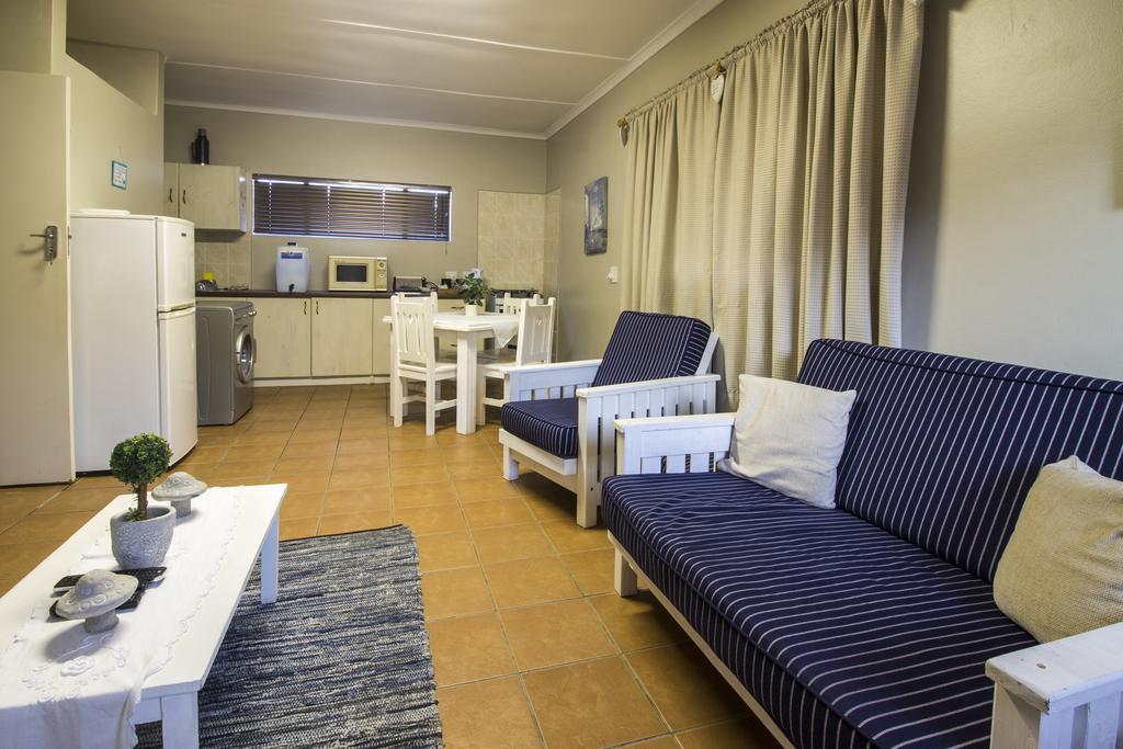 Madiolyn Apartment Джефрис Бей Екстериор снимка