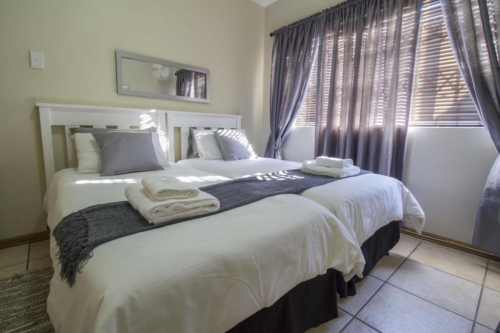 Madiolyn Apartment Джефрис Бей Екстериор снимка