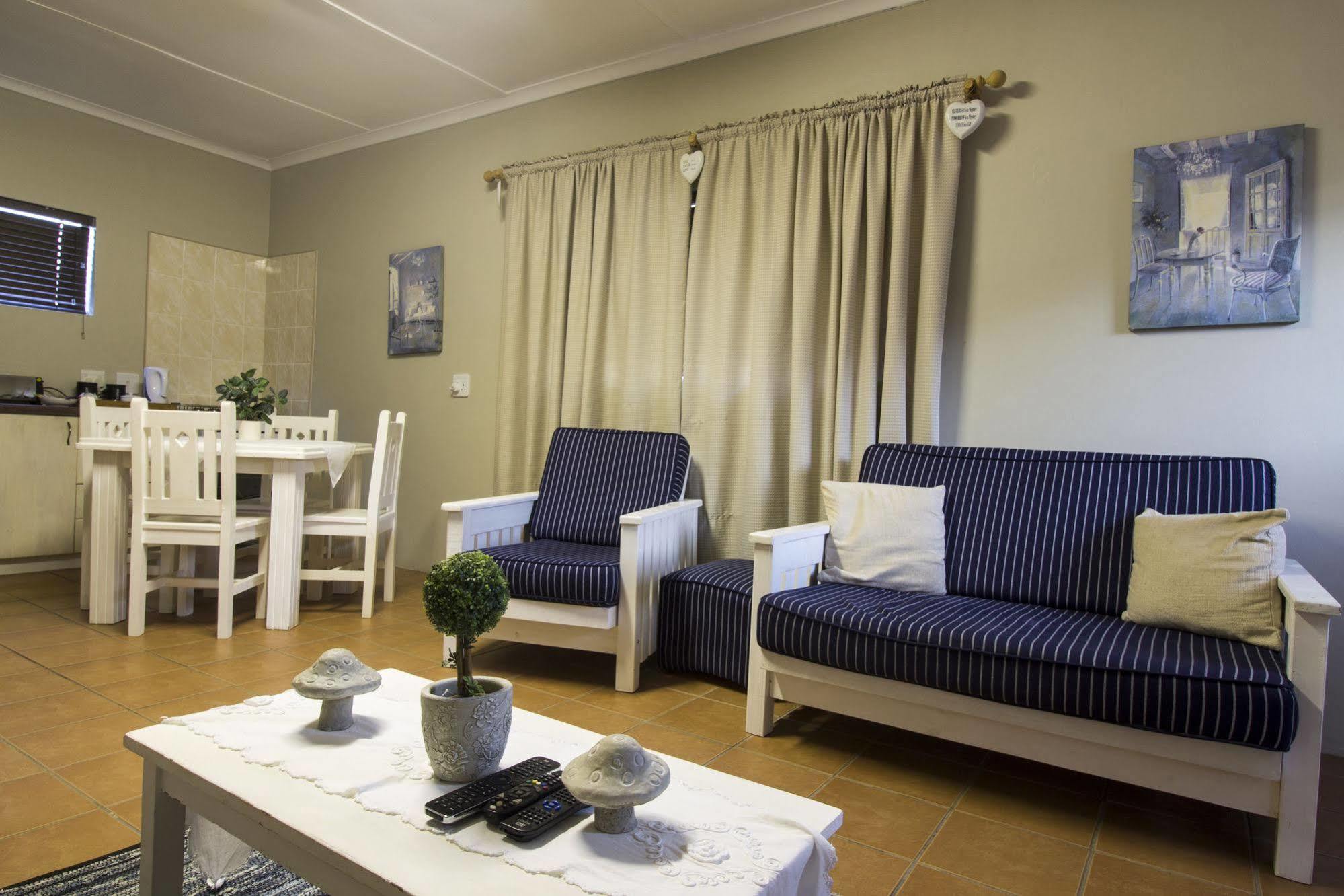 Madiolyn Apartment Джефрис Бей Екстериор снимка