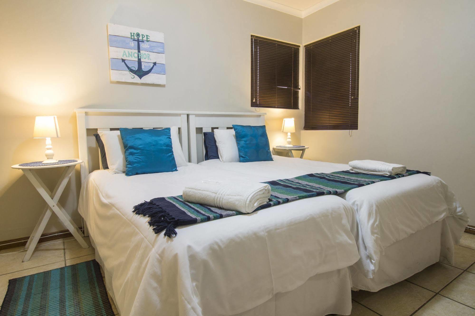 Madiolyn Apartment Джефрис Бей Екстериор снимка